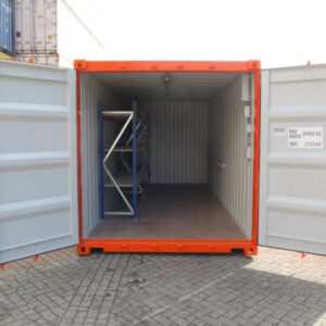 Conteneur de stockage 20 pieds équipé (étagères et installation électrique)