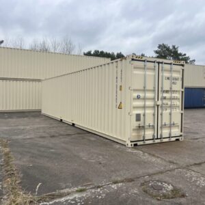Conteneur 40 pieds High Cube RAL 1015 (ivoire) avec passages de fourches – neuf