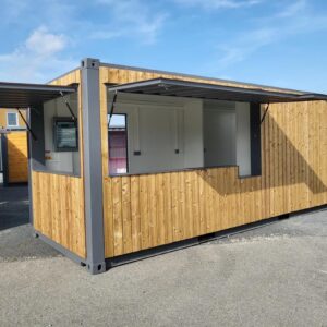 Conteneur Bar mobile 20 pieds  avec revêtement en bois et ouverture basculante