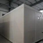 Module sanitaire professionnel 24 m² avec douches et WC multiples – Image 7